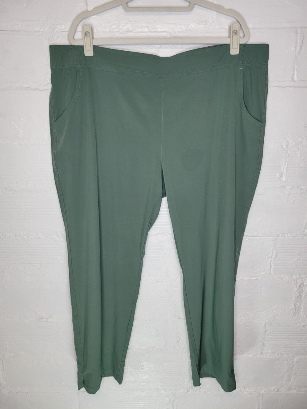 Eddie Bauer Women's Size XXL Traveler Ankle Pant Pull On Green